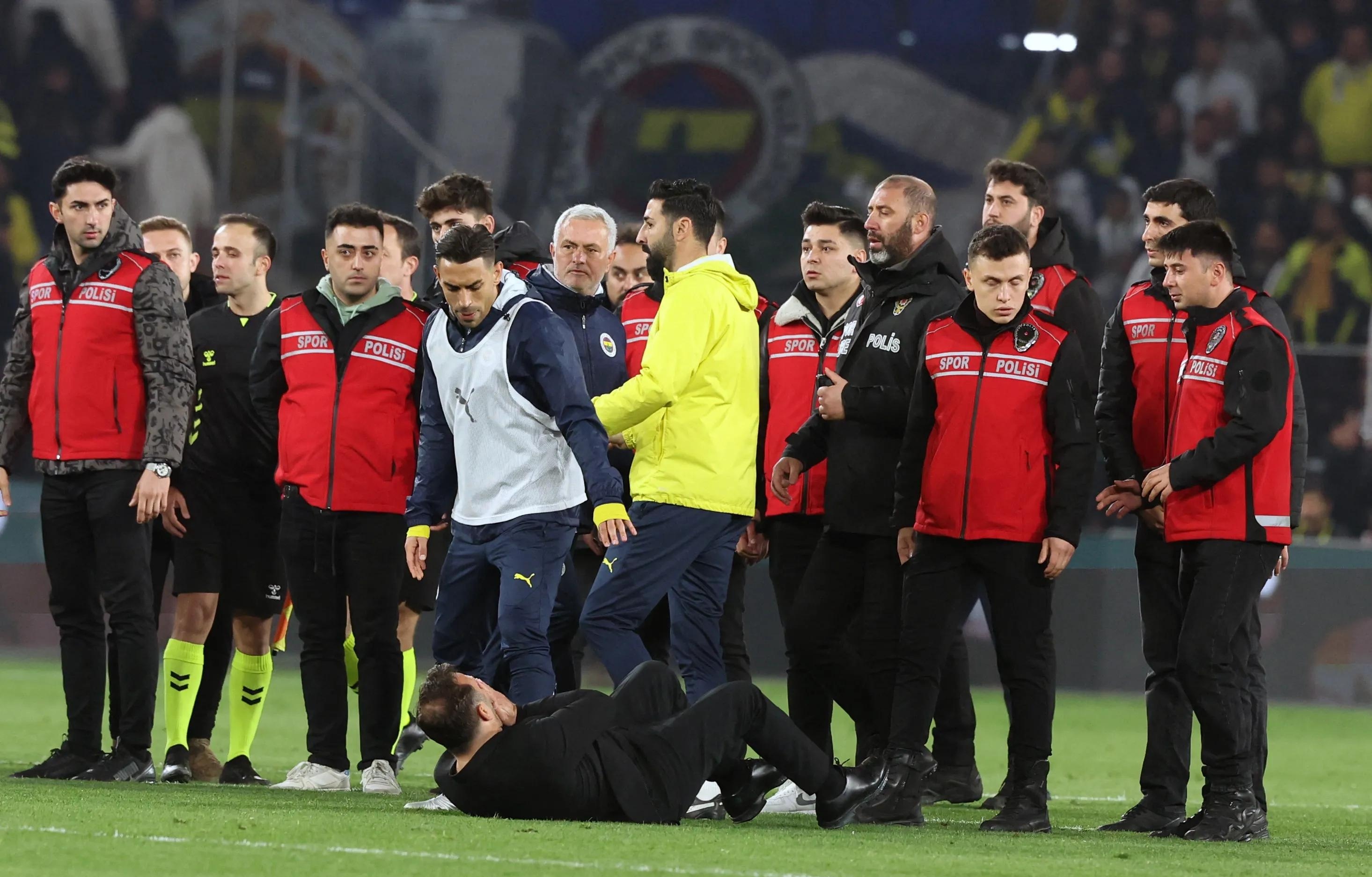 世界网球队鏖战法国网球队，穆雷统治全场的简单介绍