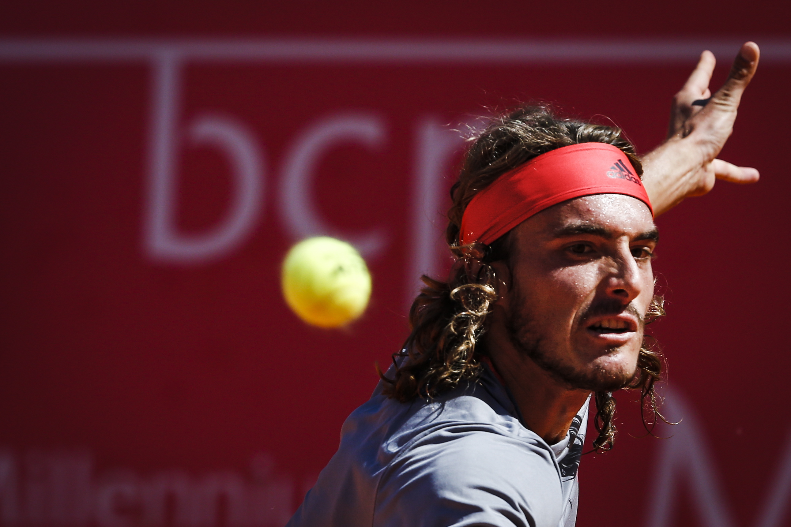 米兰体育官网-关于澳大利亚网球队逆转美国网球队，西西帕斯惊艳世界的信息