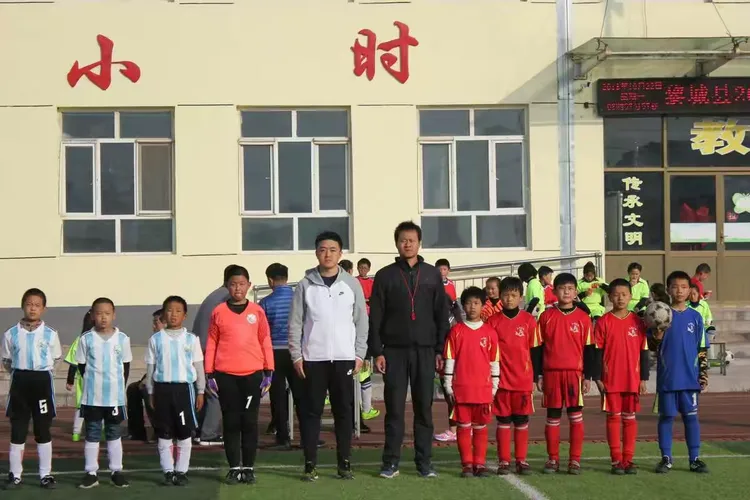 ac米兰体育官网-爬行者球员受伤仍坚持比赛，精神可嘉