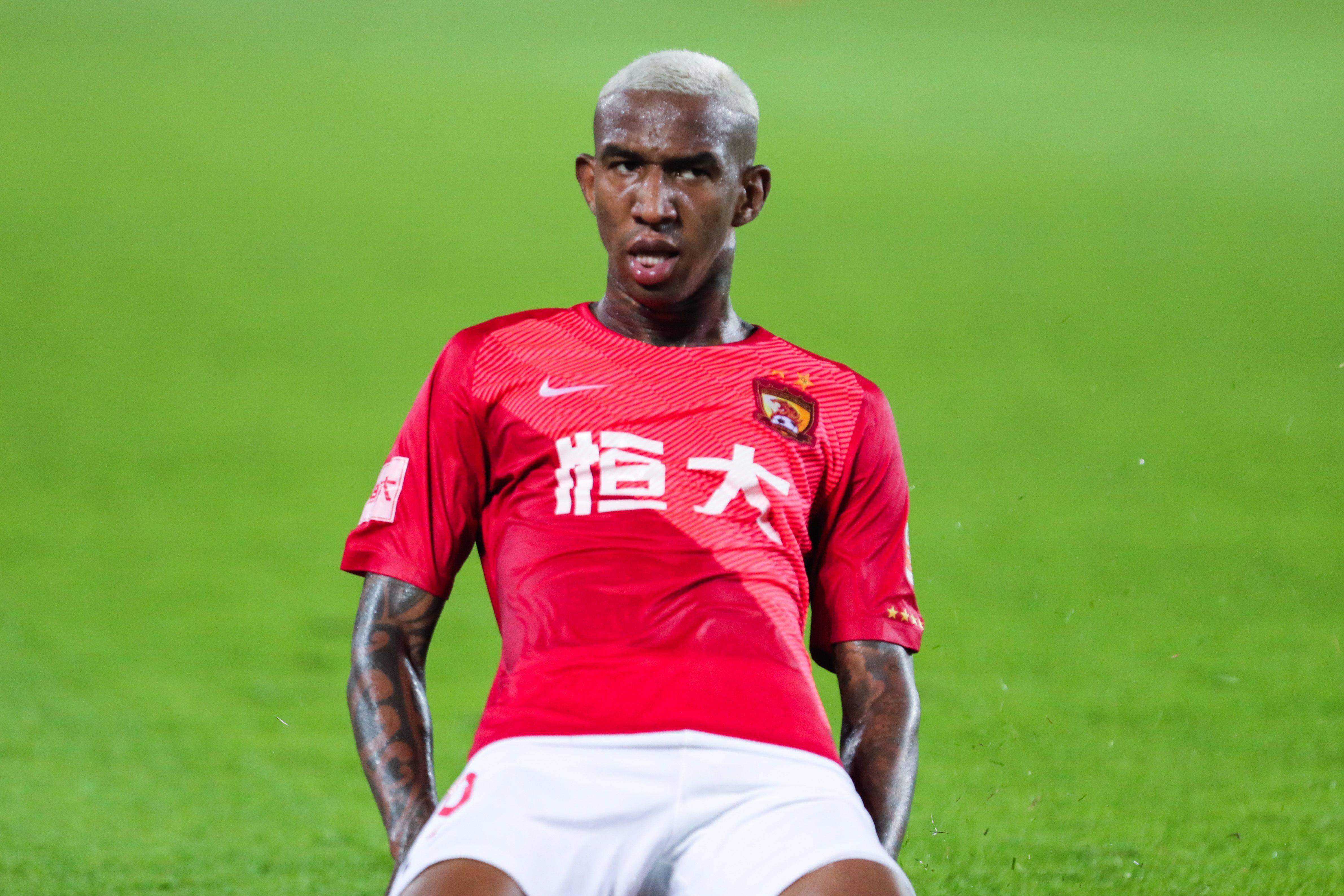 安吉尔罗素绝地反击,为球队拿下关键胜利 安吉尔罗素绝地反击,为球队拿下关键胜利