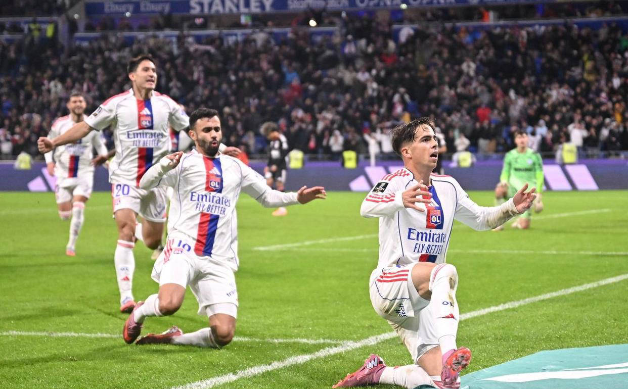 关于斯特拉斯堡击败南特，取得关键胜利的信息