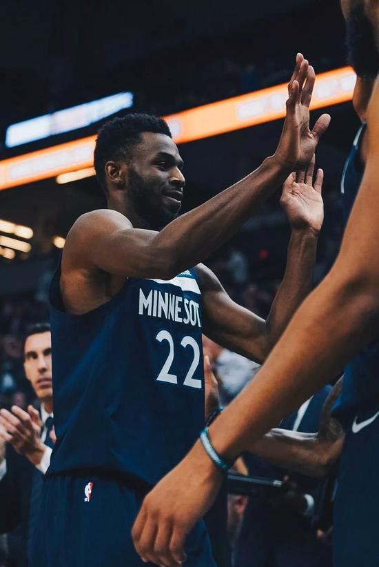 米兰APP下载-包含澳大利亚男篮血洗黄蜂，锡安一己之力扛起全队的词条