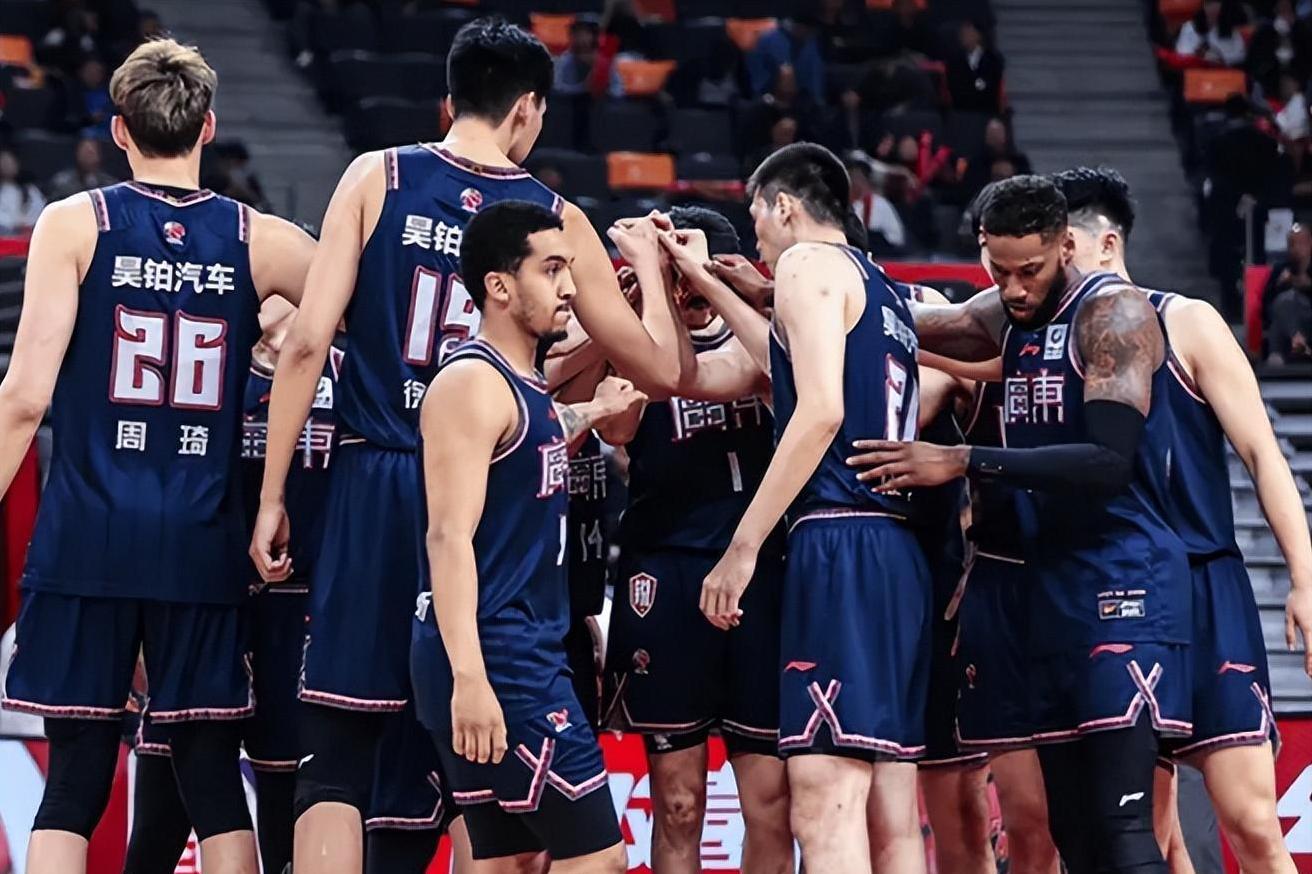 关于篮球职业联赛战绩逐渐显现出赛季态势的信息 关于篮球职业联赛战绩逐渐显现出赛季态势的信息