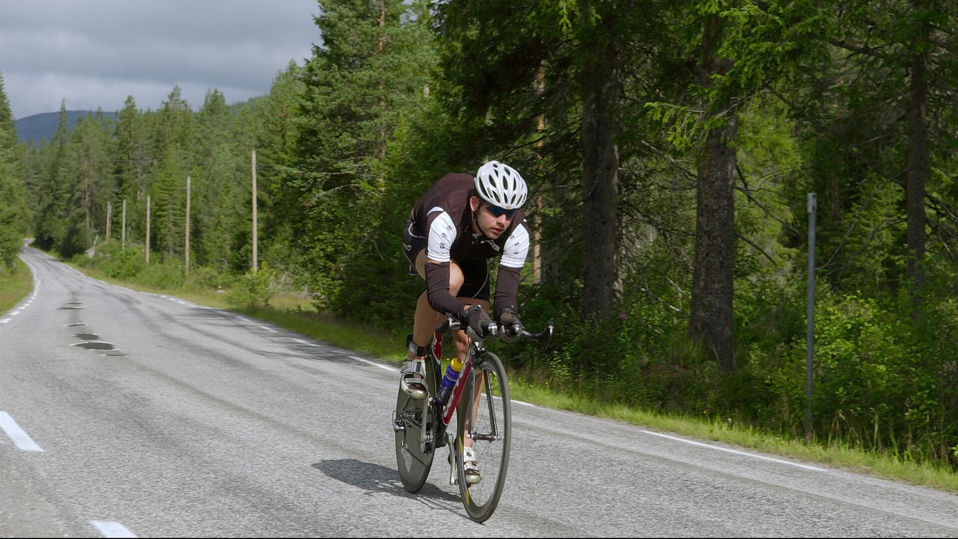 米兰体育下载-丹麦童话提前上演，欧冠决赛夜，北欧风暴终结瑞士悬念