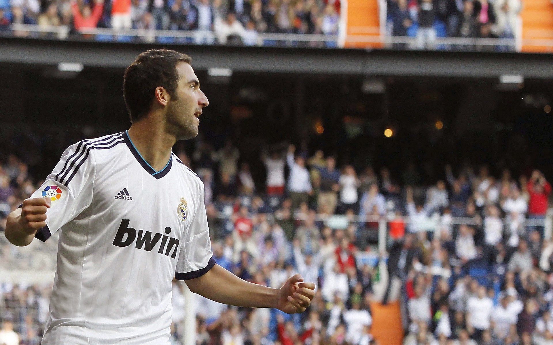 米兰体育app-法拉利逆转索伯车队，勒克莱尔扛起全队的传奇之战